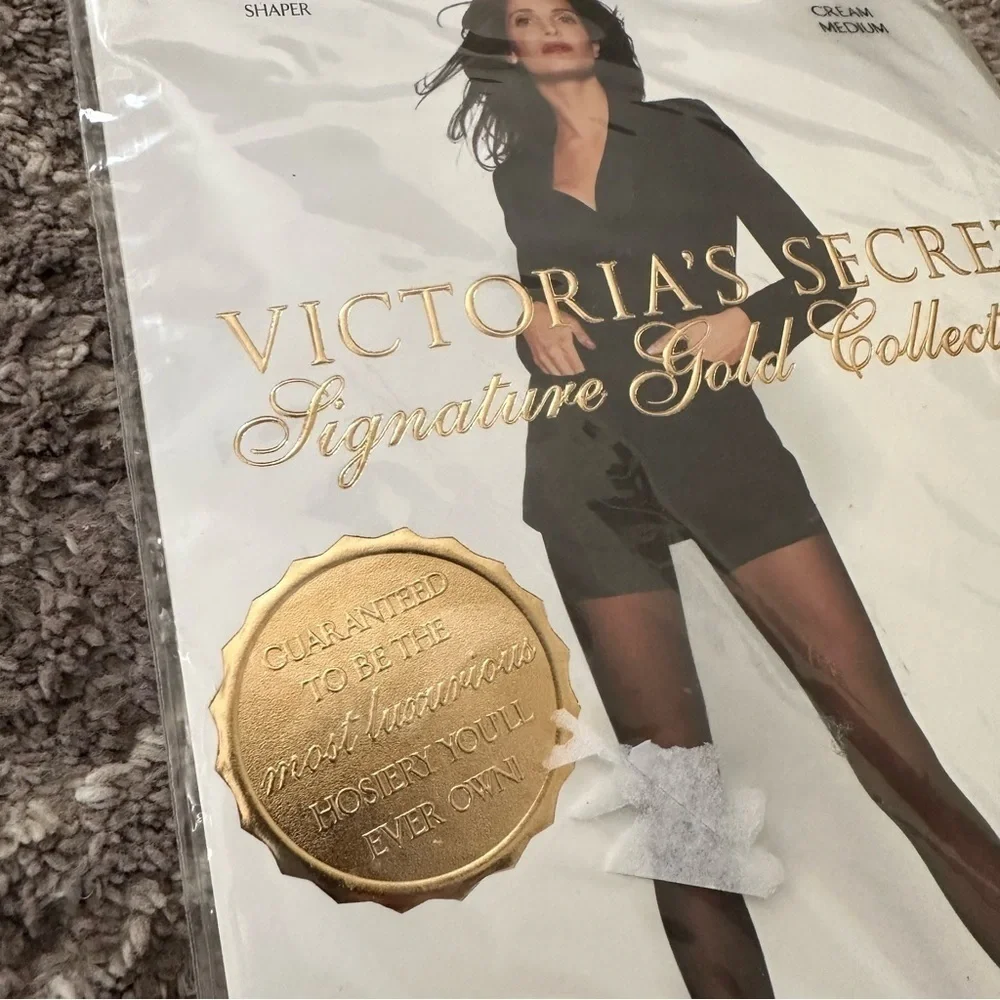 NWT Victorias Secret Signature Gold Collection Sheer Vitality Shaper Cream Med